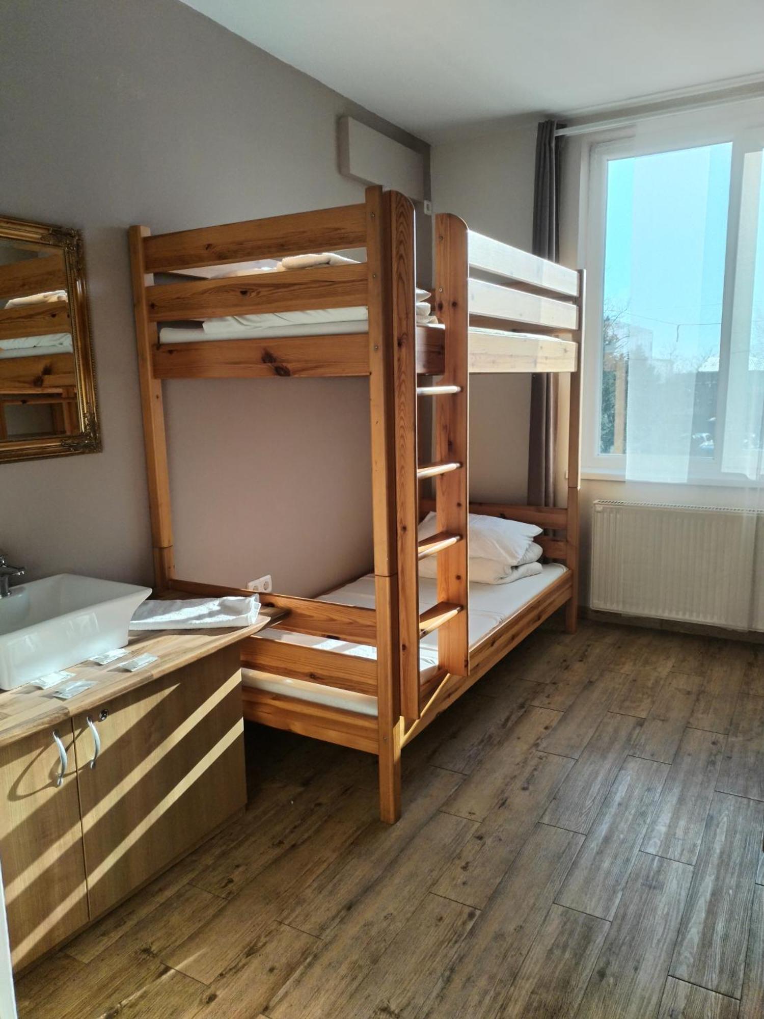 Hostel Ferihegy Vecsés Zewnętrze zdjęcie